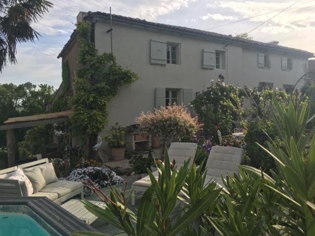 Chez Brown Bed & Breakfast Saint-Thomas-de-Cônac Екстериор снимка