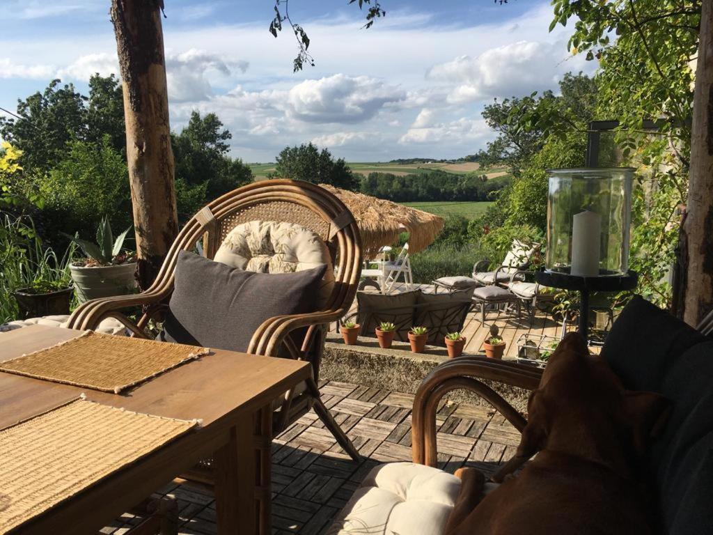 Chez Brown Bed & Breakfast Saint-Thomas-de-Cônac Екстериор снимка