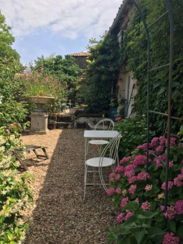 Chez Brown Bed & Breakfast Saint-Thomas-de-Cônac Екстериор снимка