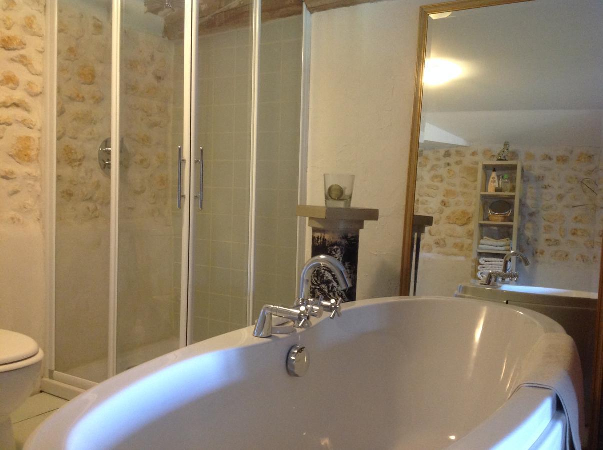 Chez Brown Bed & Breakfast Saint-Thomas-de-Cônac Екстериор снимка