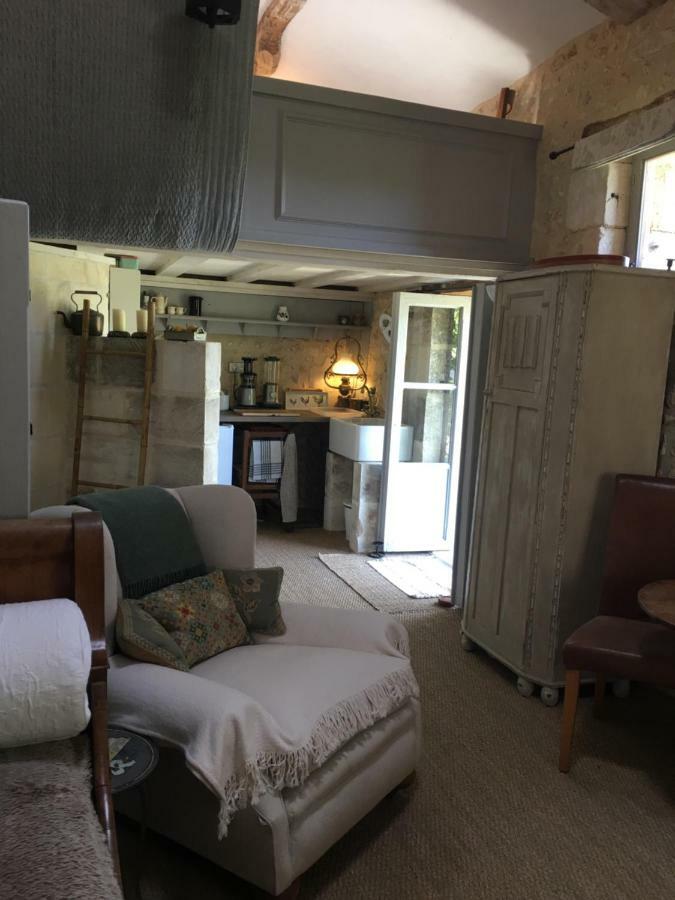 Chez Brown Bed & Breakfast Saint-Thomas-de-Cônac Екстериор снимка